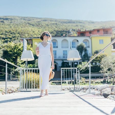 Hotel Orione - Lake Front Hotel Brenzone sul Garda Exterior photo
