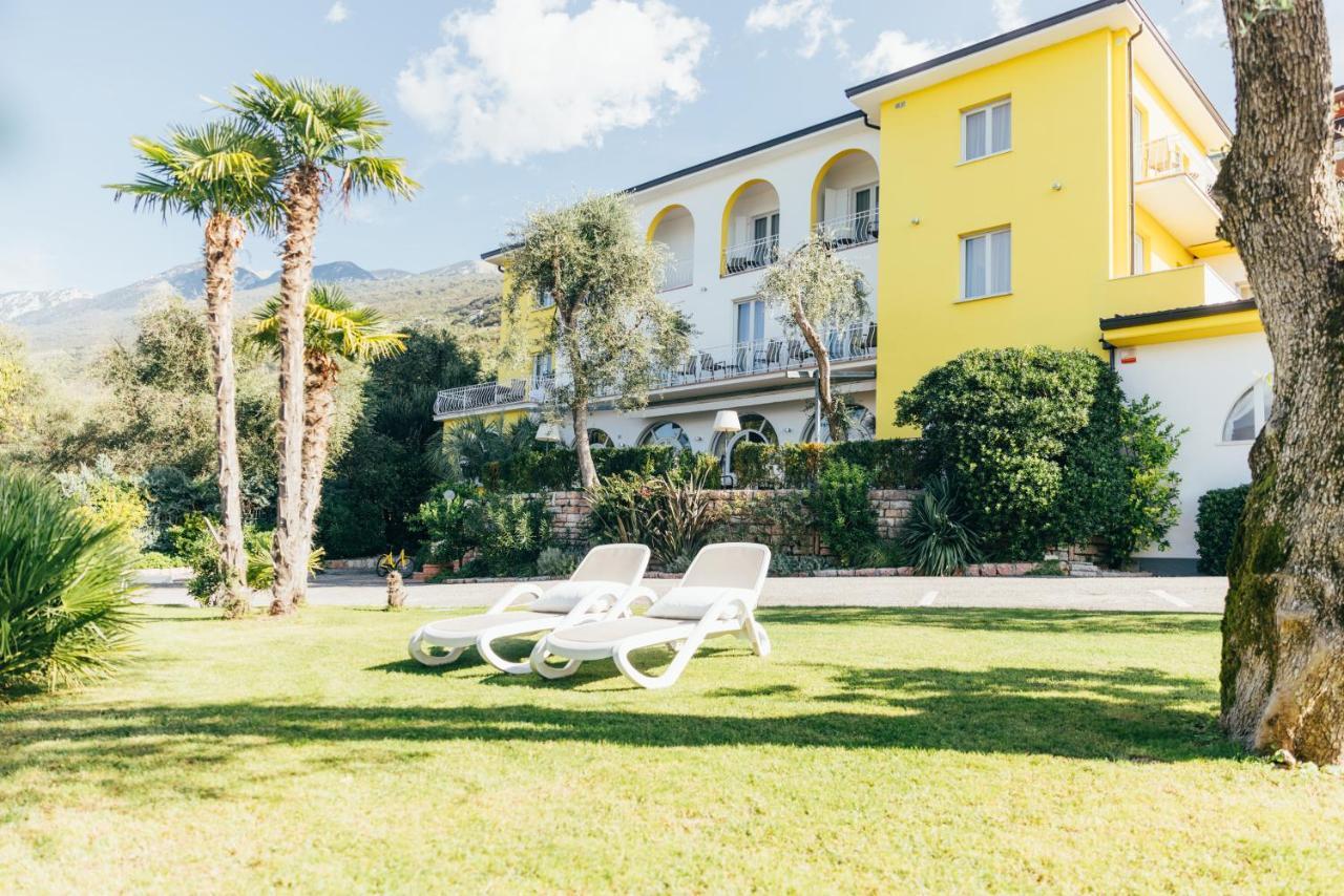 Hotel Orione - Lake Front Hotel Brenzone sul Garda Exterior photo