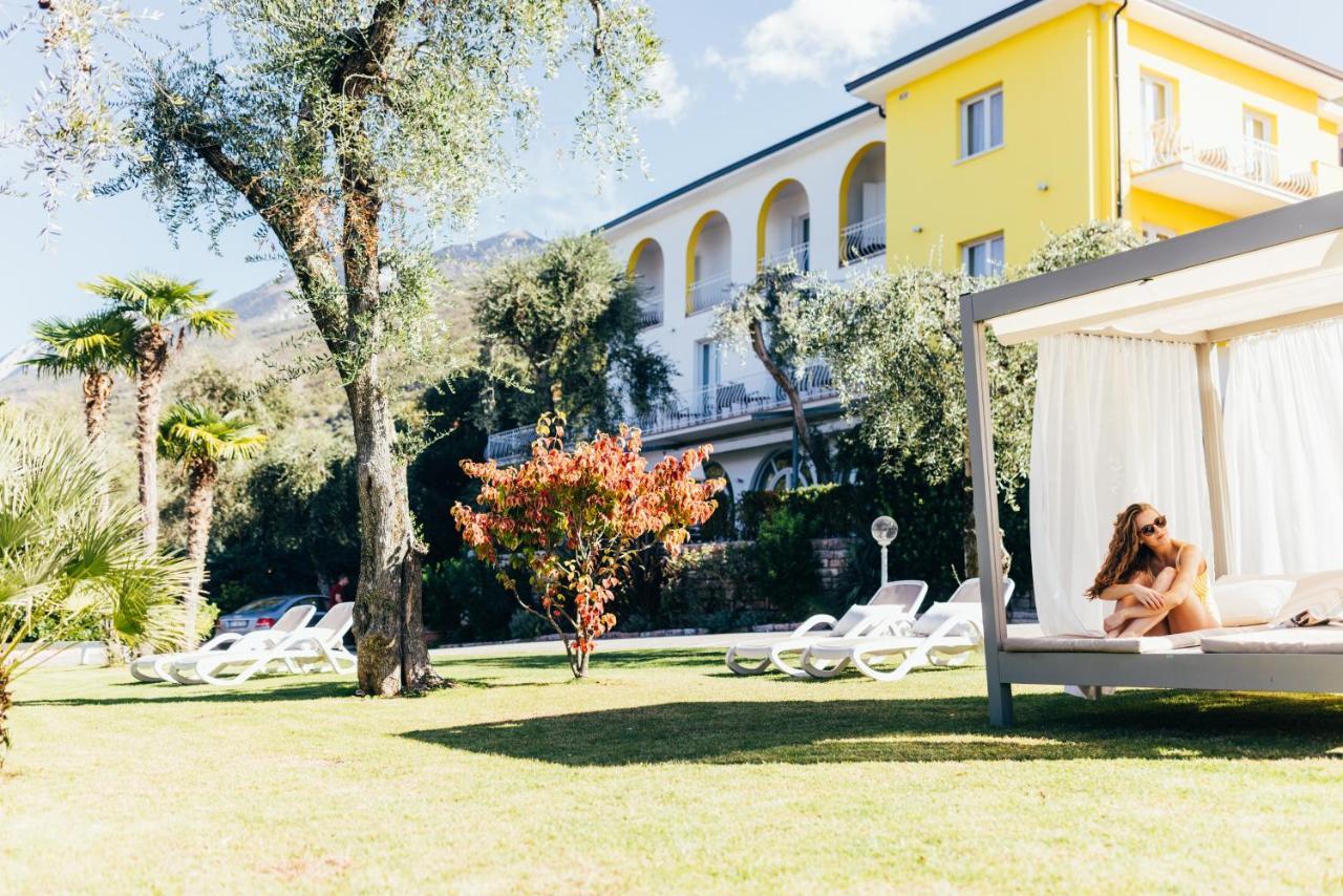 Hotel Orione - Lake Front Hotel Brenzone sul Garda Exterior photo